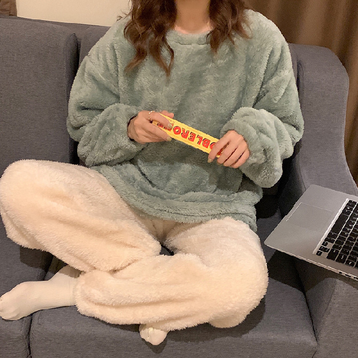 Invierno nuevo pijama de felpa de las mujeres de manga larga de color sólido simple engrosada coral fleece desgaste del hogar de dos piezas conjunto se puede usar fuera