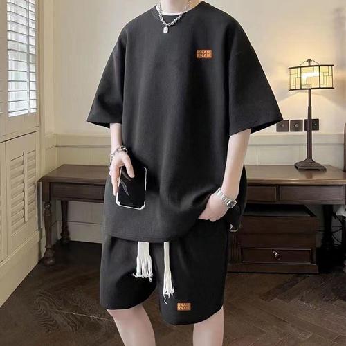 [Set] Waffle-Weave Men's Summer Instagram-Inspired Hong Kong-Style Short-Sleeve T-Shirt & Shorts – Premium-Look Men's Wear for Stylish Outfits