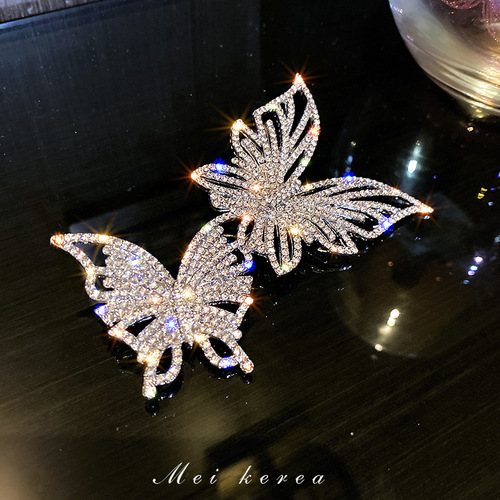 Real gold electroplating light luxury zircon digital flower snowflake elk brooch personality pin suit chest accessories