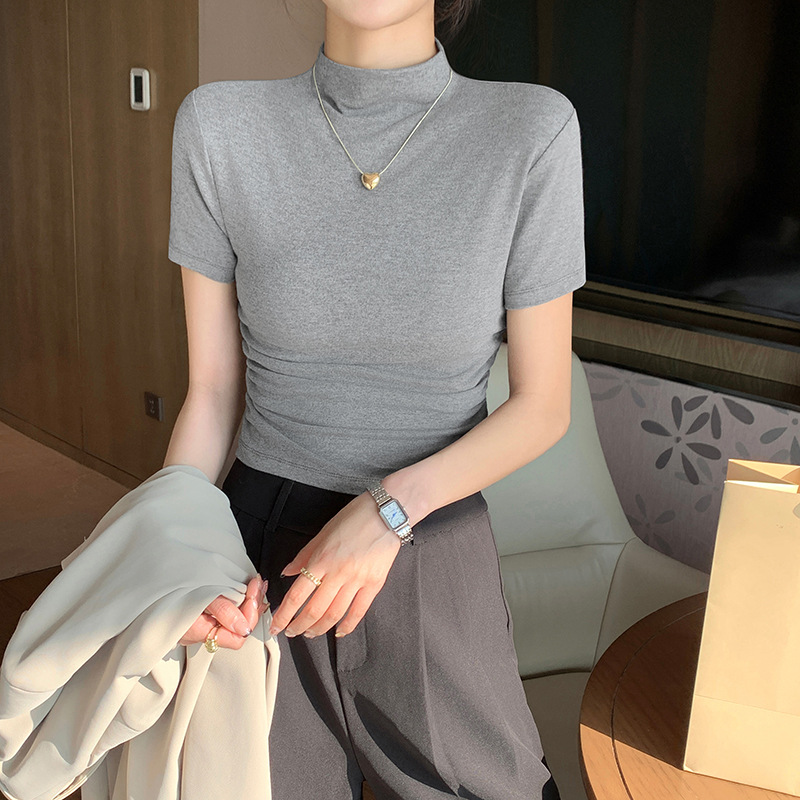 짙은 회색