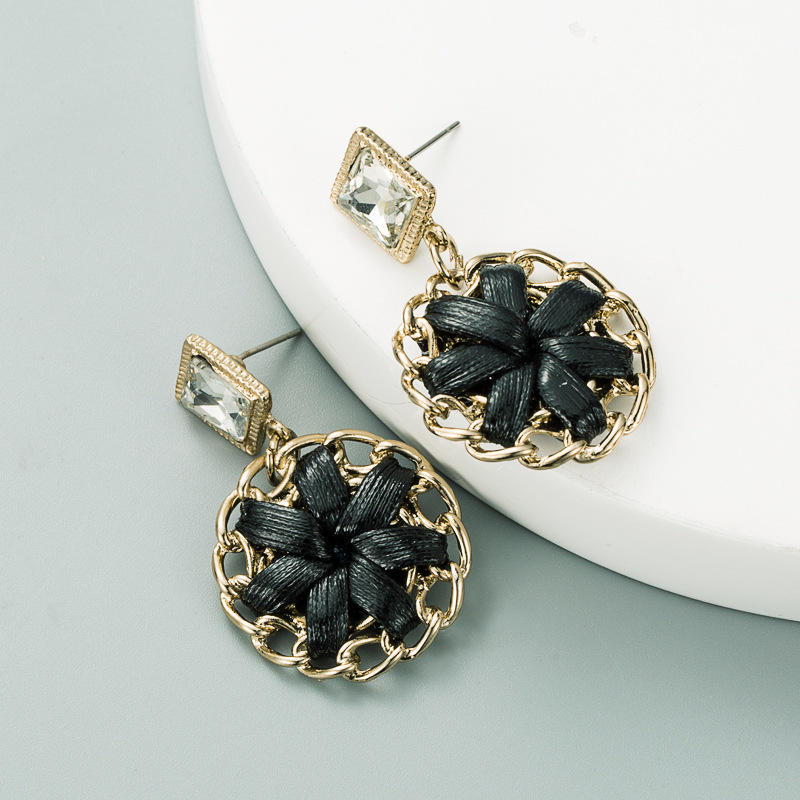 Creative Hollow Alloy Black Rope Diamond Earrings display picture 3