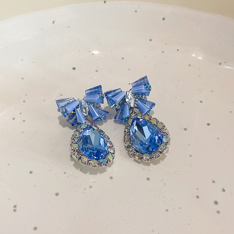 1 Pair Luxurious Sweet Water Droplets Bow Knot Plating Inlay Copper Artificial Crystal Rhinestones Drop Earrings display picture 6