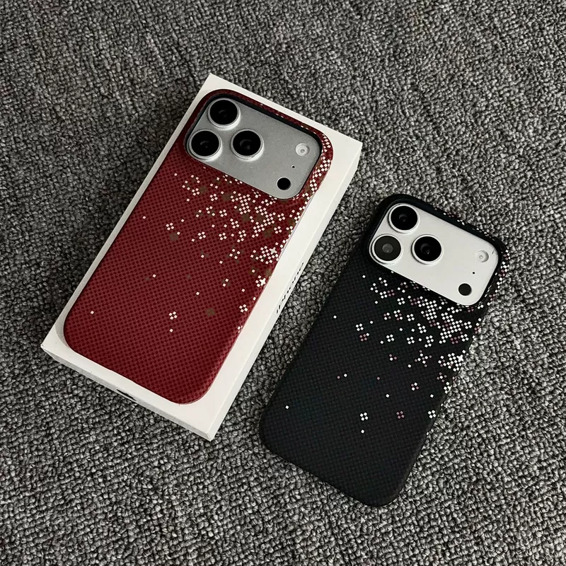 Чехол на iPhone 18 Pro Max с магнитом карбоновый узор полупрозрачный для iPhone 16–17