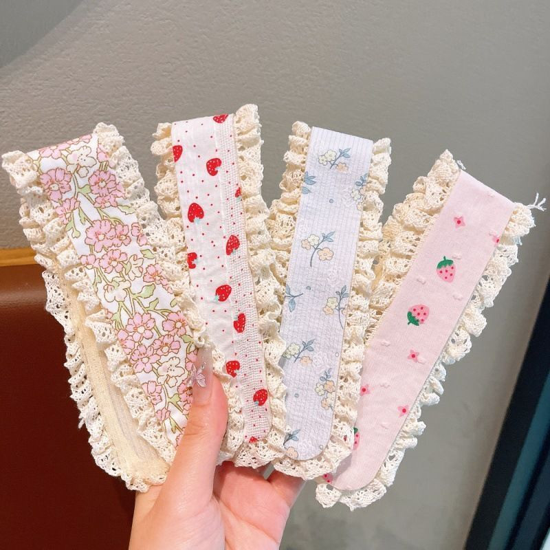 Children's lace adhesive headband for girls, floral and strawberry pattern hair accessory, bangs sticker, non-tightening hair accessory