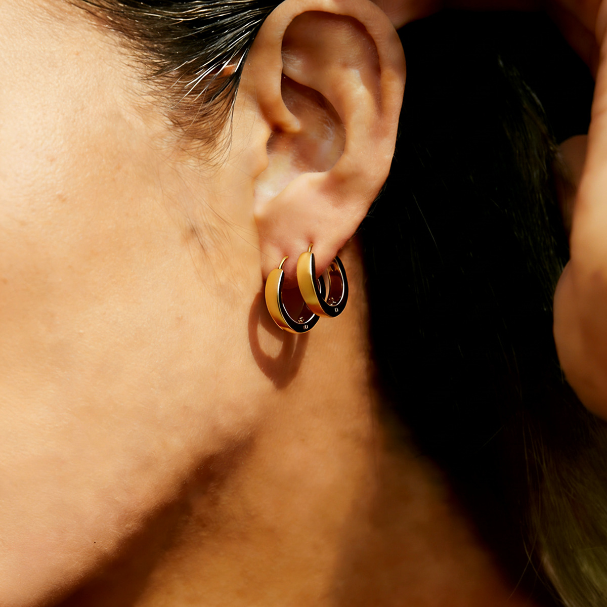 TENA Europa y los Estados Unidos de moda pendientes de acero inoxidable de alta calidad anillo de sensores geométricos joyas de hebilla de orejas joyas de acero de titanio transfronterizas image 4