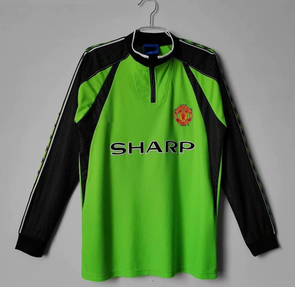 1998/99 season Man L goalkeeper Green