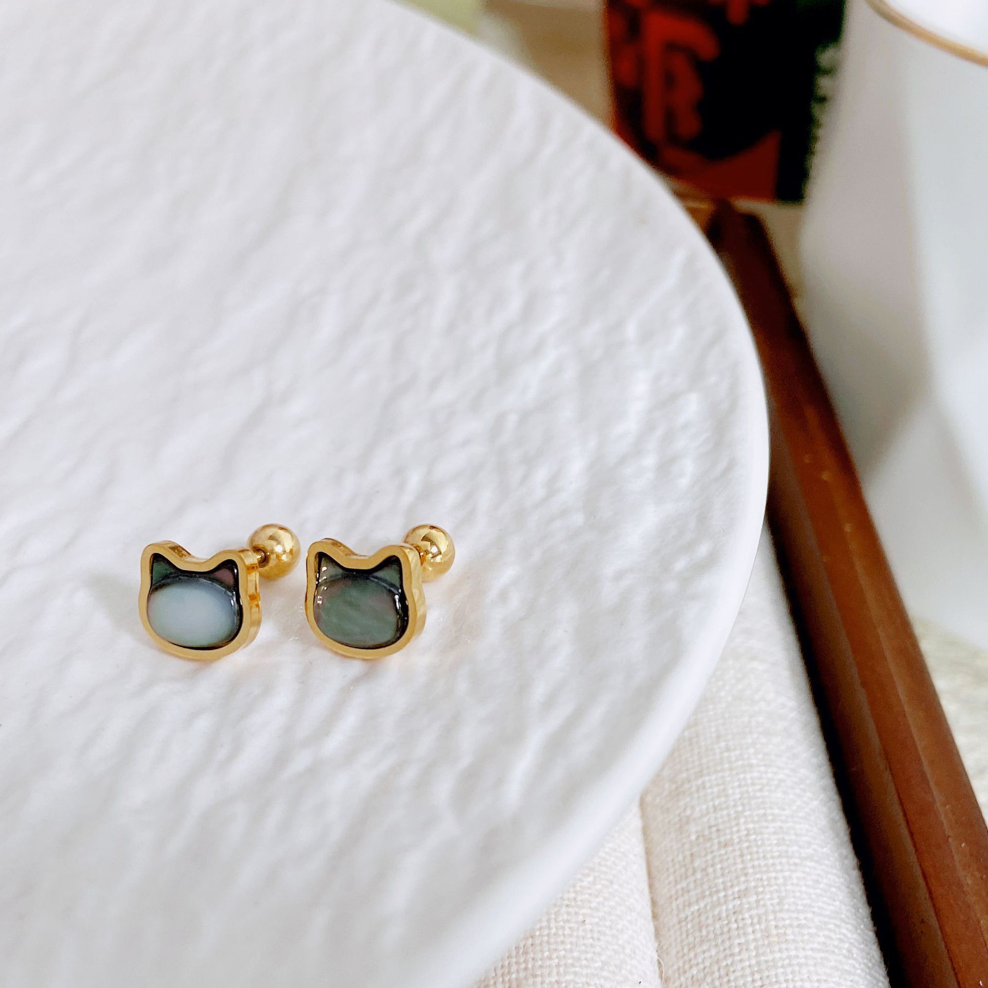 Shell Inlay Material Ear Studs Classification 1 Pair Quantity 1 Pair Cute Cat Inlay Titanium Steel Shell Ear Studs
