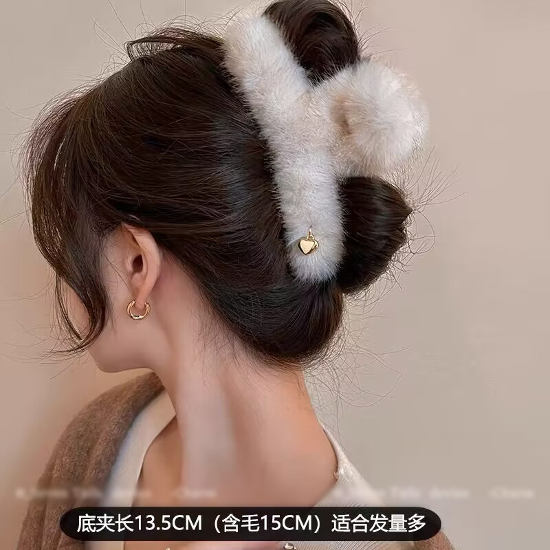 シンプルで万能な秋冬用大きめファーヘアクリップ 女性用2025年新作 シャーククリップ 多量の髪用 ヘアクリップ 後頭部ヘアアクセサリー