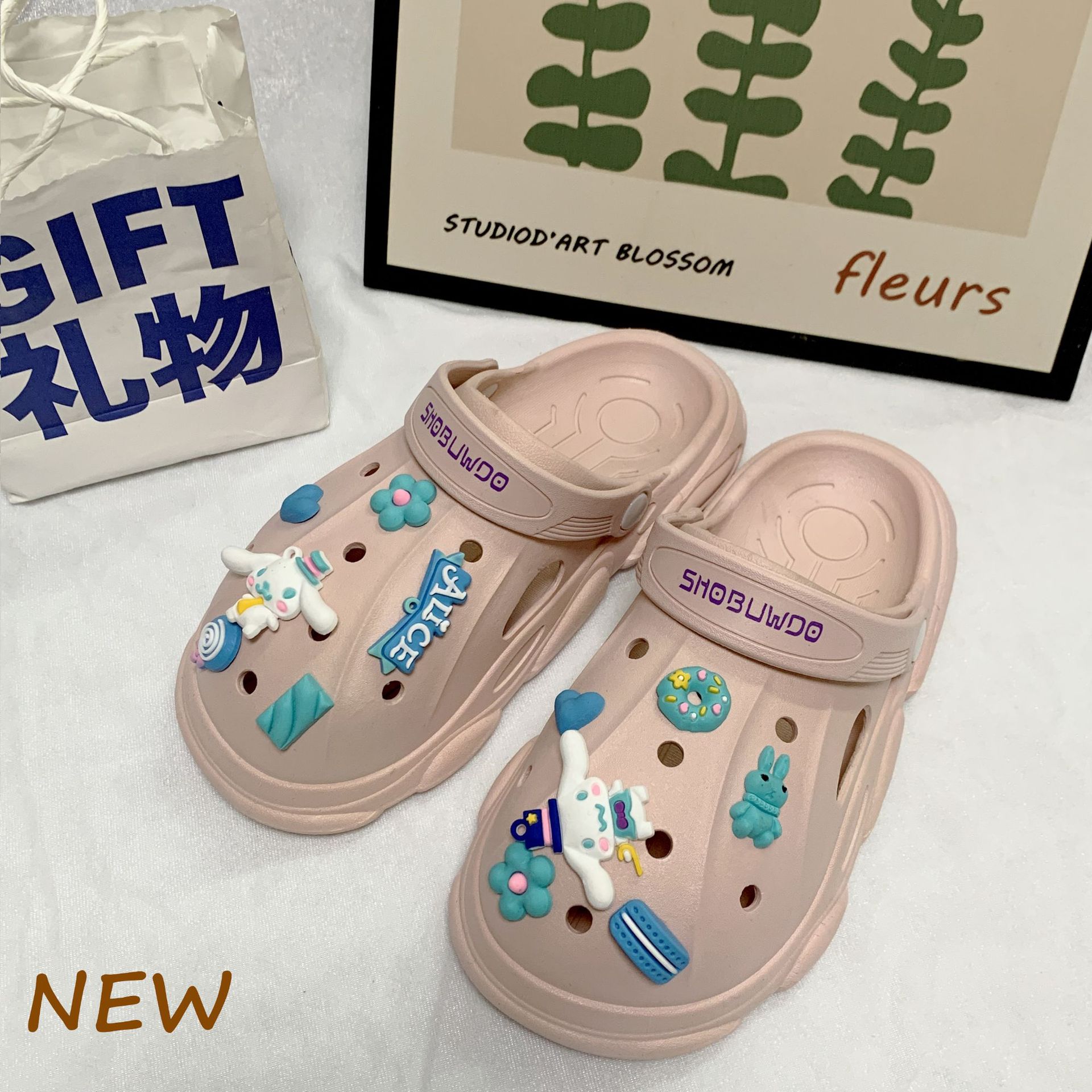 New Cave Shoes Women's Summer Cartoon Cute Three-eyed Boy Student Couple All-match Jade Gui Dog Non-slip Outer Wear Cool