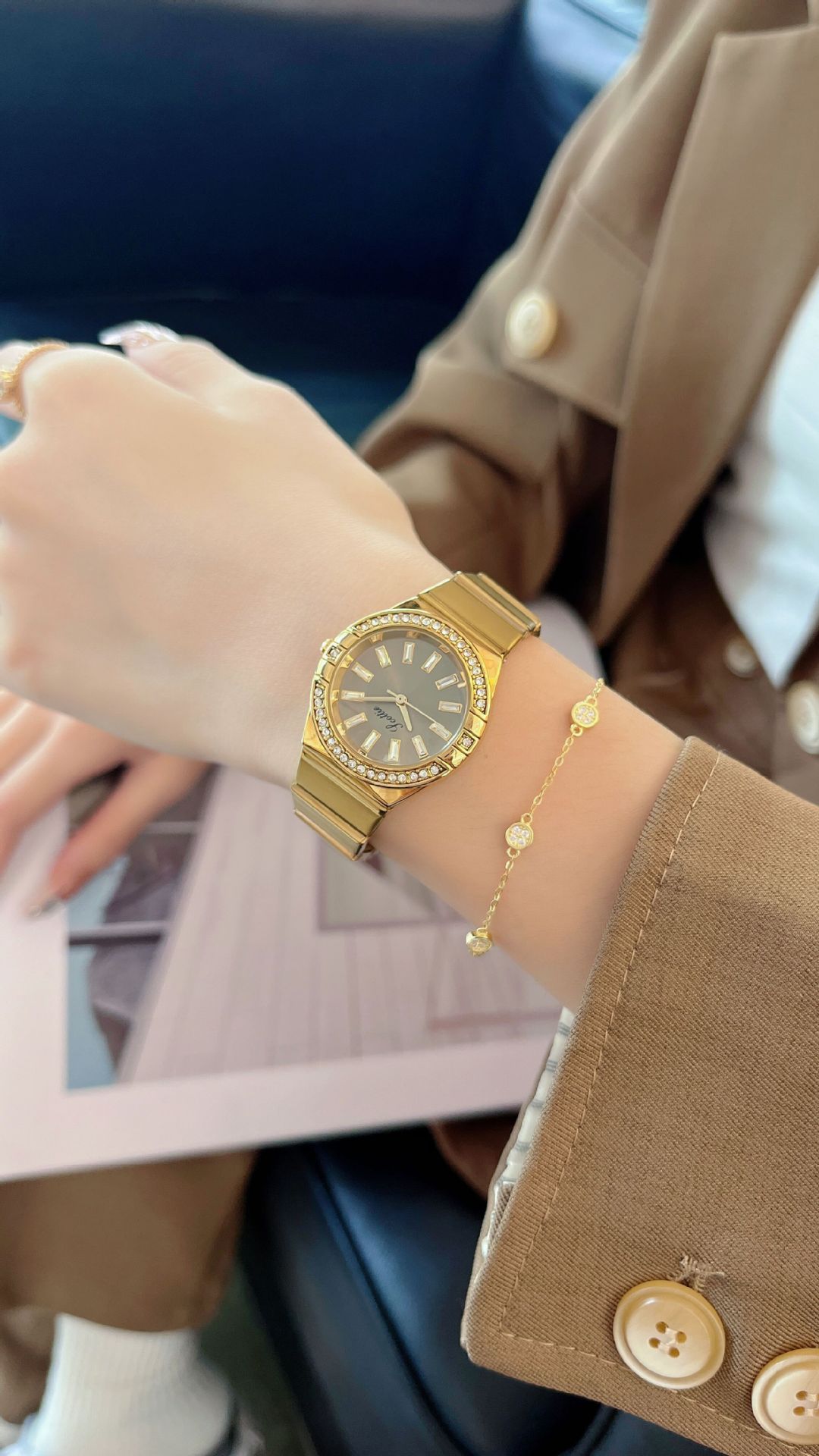 80g Weight Tempered Glass Mirror Material Alloy Strap Material Watch Classification Pointer Display Type Butterfly Double Snap Buckle Style Round Dial Shape Holiday, Office, Daily Occasion Quartz Movement Round, Rectangle Pattern All Seasons Season Women's Gender Casual, Elegant, Glam Style Casual Elegant Glam Round Rectangle Butterfly Double Snap Quartz Watch 4
