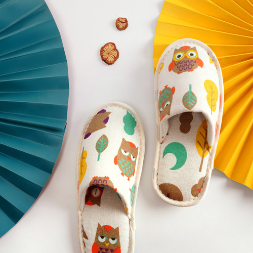 Wholesale cute home children's cotton and linen slippers for hotels and B&B travel cartoon washable disposable children's slippers