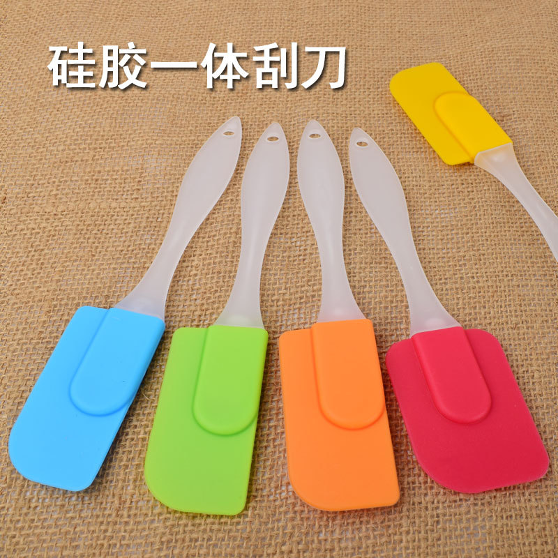 goods in stock trumpet Soft silica gel Scraper cream Avocado Sauces Scraper Spatula Cake baking Scraper tool DIY