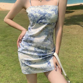 2022夏季新款吊带连衣裙赫本风气质小裙子性感包臀裙短裙A字裙 子