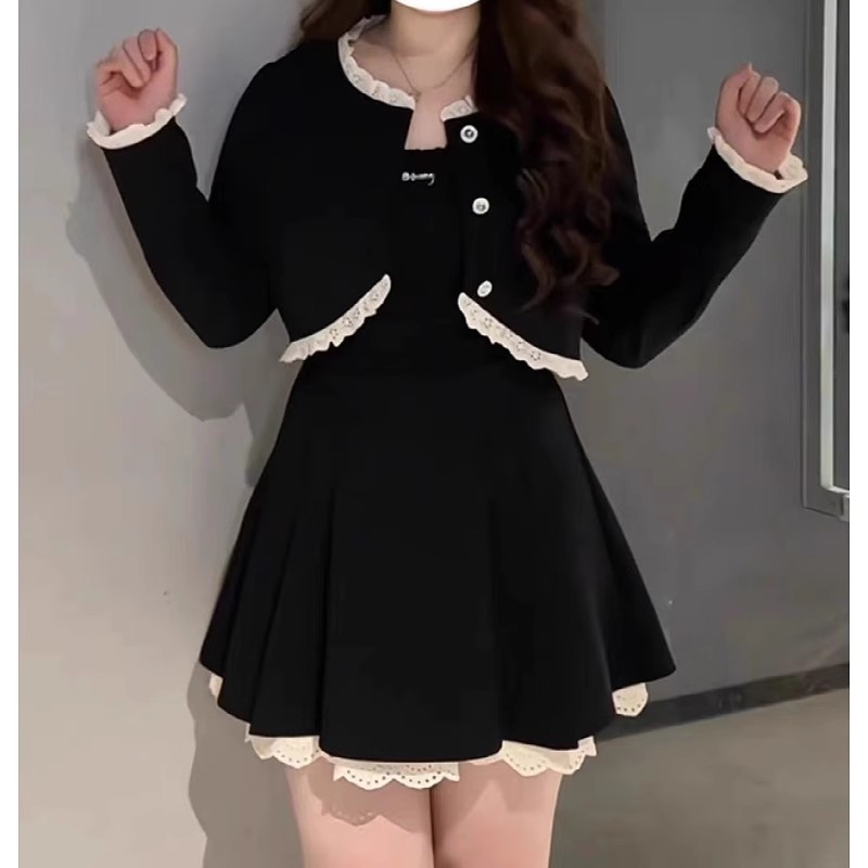 大码赫本风高级感黑色连衣裙女秋季胖mm小香风花边短款外套两件套|undefined