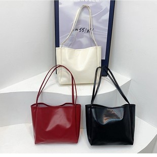 ���l���˰���Ů�W���͹��¿�s�r�м�ɫPU�����e�μ��С���ذ�