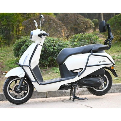 Motorcycle bumper protection bar fully enclosed front