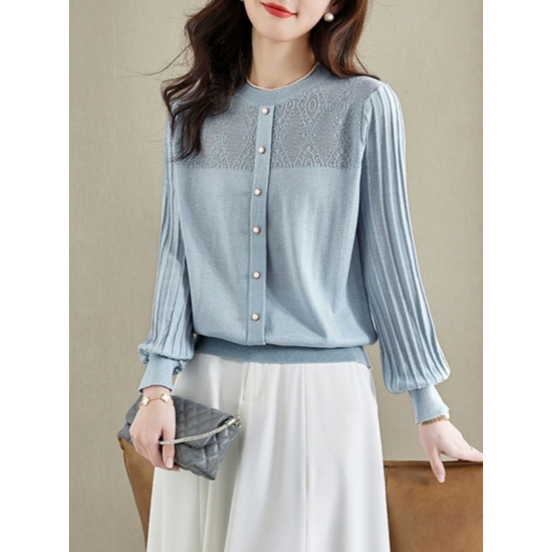 Elegant knitted sweater