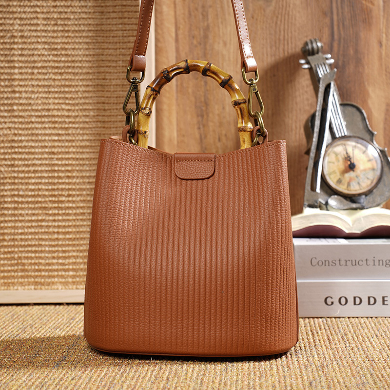 2024 New Casual Versatile Cowhide Single Shoulder Bucket Bag for Women's Fashion and Atmosphere Genuine Leather Handbag Manufacturer Direct Sales