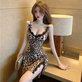 女装新款2021爆气质显瘦开叉豹纹蕾丝花边修身吊带裙内搭连衣裙