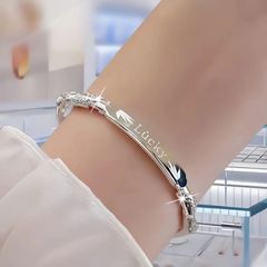 本物のシルバーブレスレット 999 純銀 LUCKY ラッキーブレスレット 女子学生向け 彫刻ニッチデザイン ガールフレンドへのバレンタインデーギフト