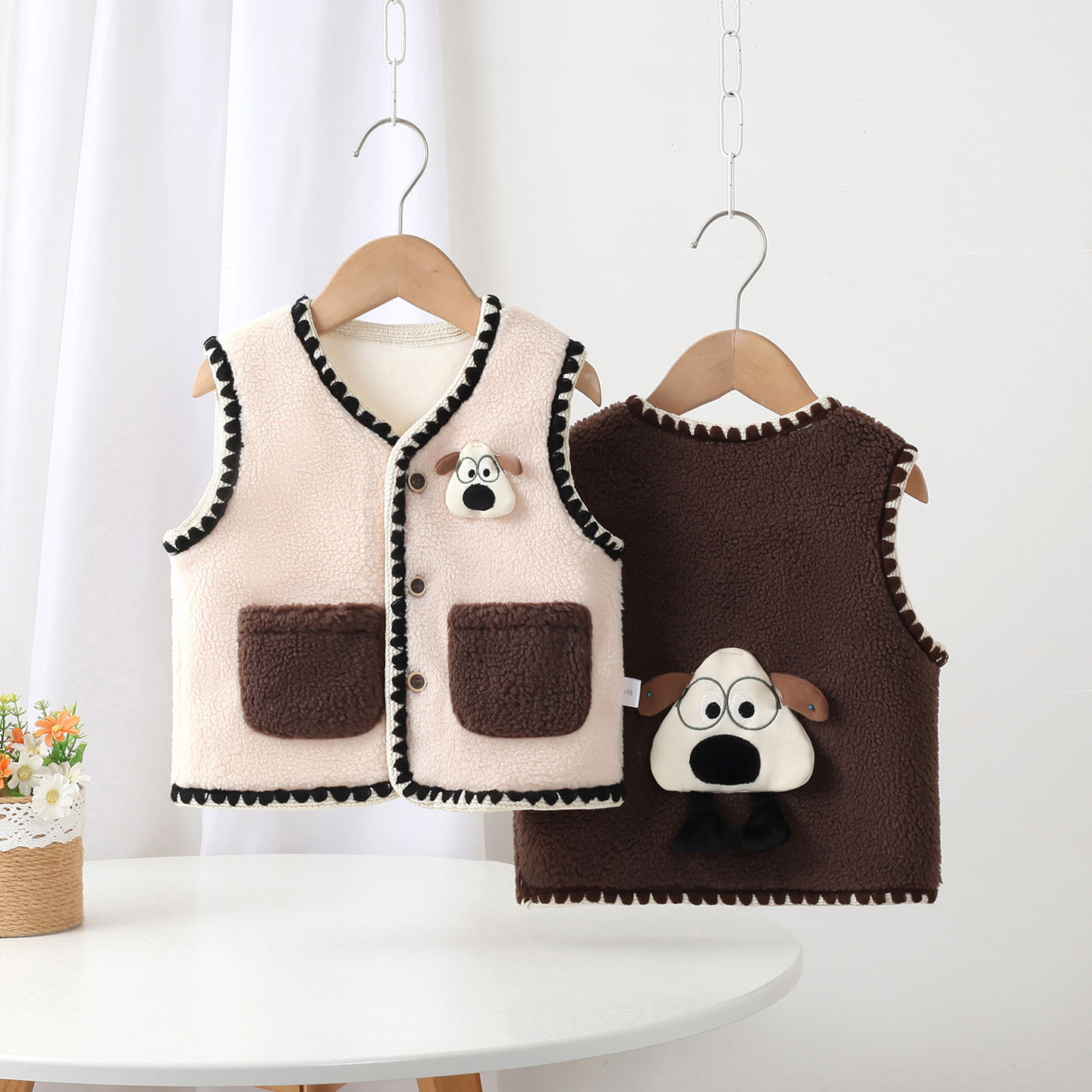 Baby vest for boys, fleece-lined, warm, cute, super adorable new Korean style, stylish and fashionable.