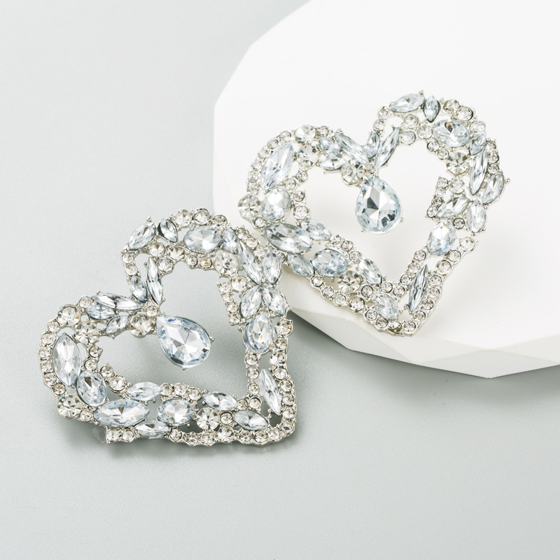Fashion Heart Shape Alloy Inlay Rhinestones Womenu0027S Ear Studs 1 Pair