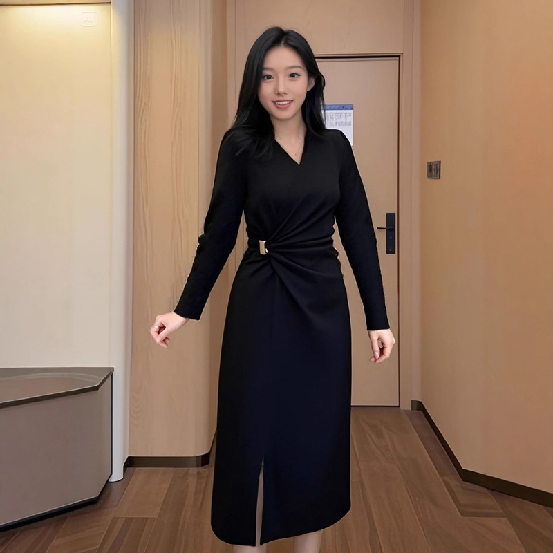 85 Long-Sleeved Dress for Slightly Chubby Girls, New V-Neck Long-Sleeved Dress, Waist-Cinching, Slimming, Formal Occasion French-Style Long Dress