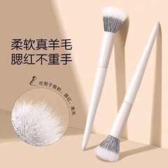 点彩頬紅ブラシ二重ウール動物毛散粉斜頭頬紅ブラシふわふわ局部ハイライト化粧ブラシ