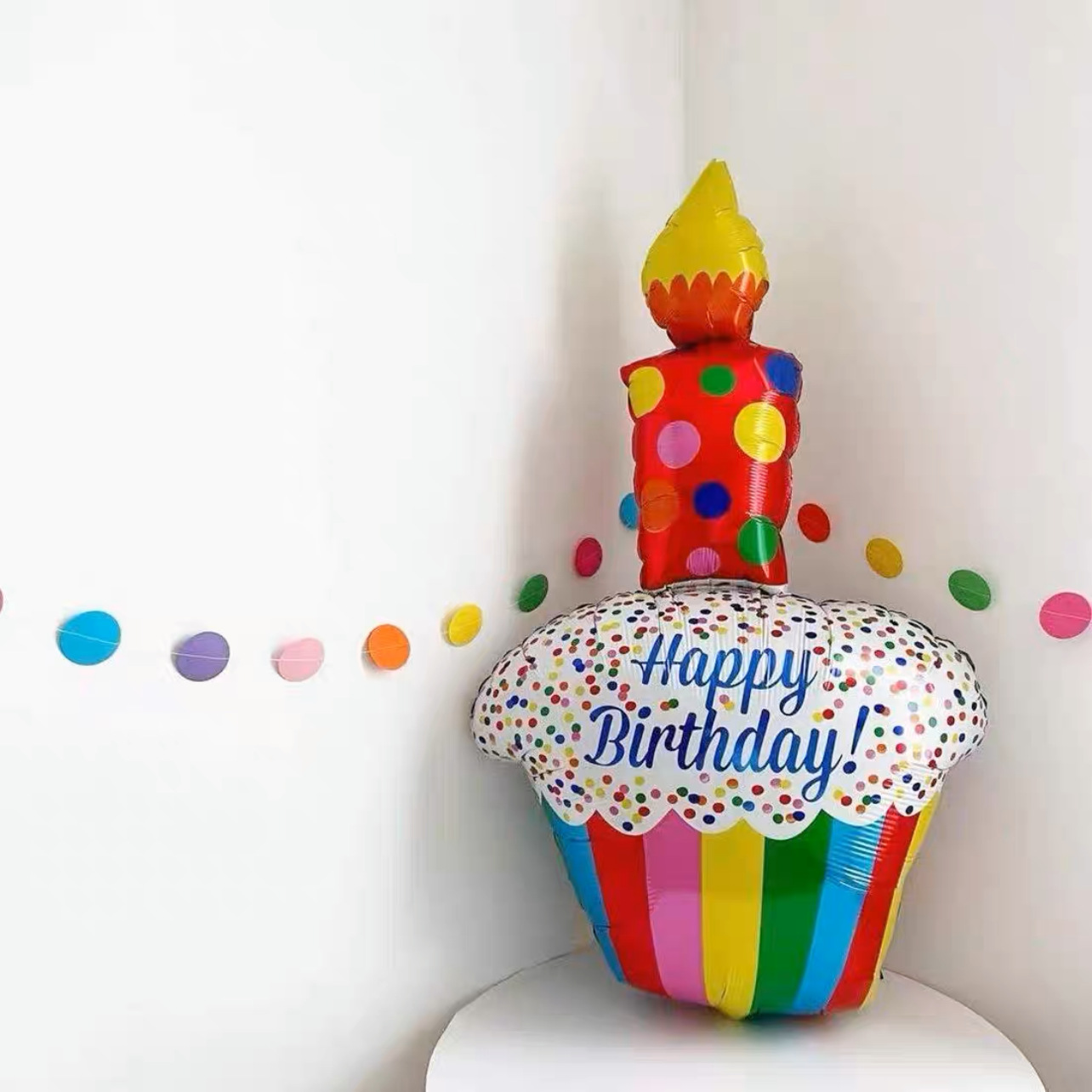 Vela puntiaguda pastel de cumpleaños