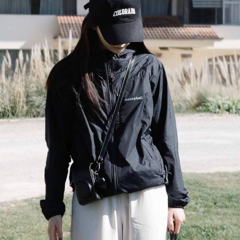 Mountain-style outdoor jacket similar to Mont, unisex windproof and waterproof hooded jacket, thin spring/autumn coat Mountain-style outdoor jacket similar to Mont, unisex windproof and waterproof hooded jacket, thin spring/autumn coat