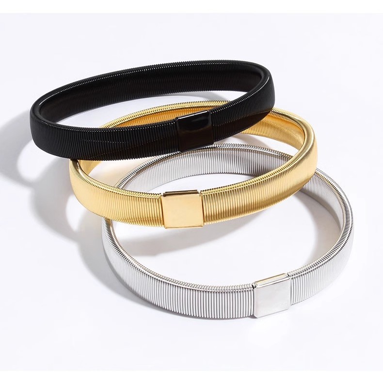 Large Metal Elastic Sleeve Cuffs with Adjustable Alloy Cuff Straps and Clips for Shirts
