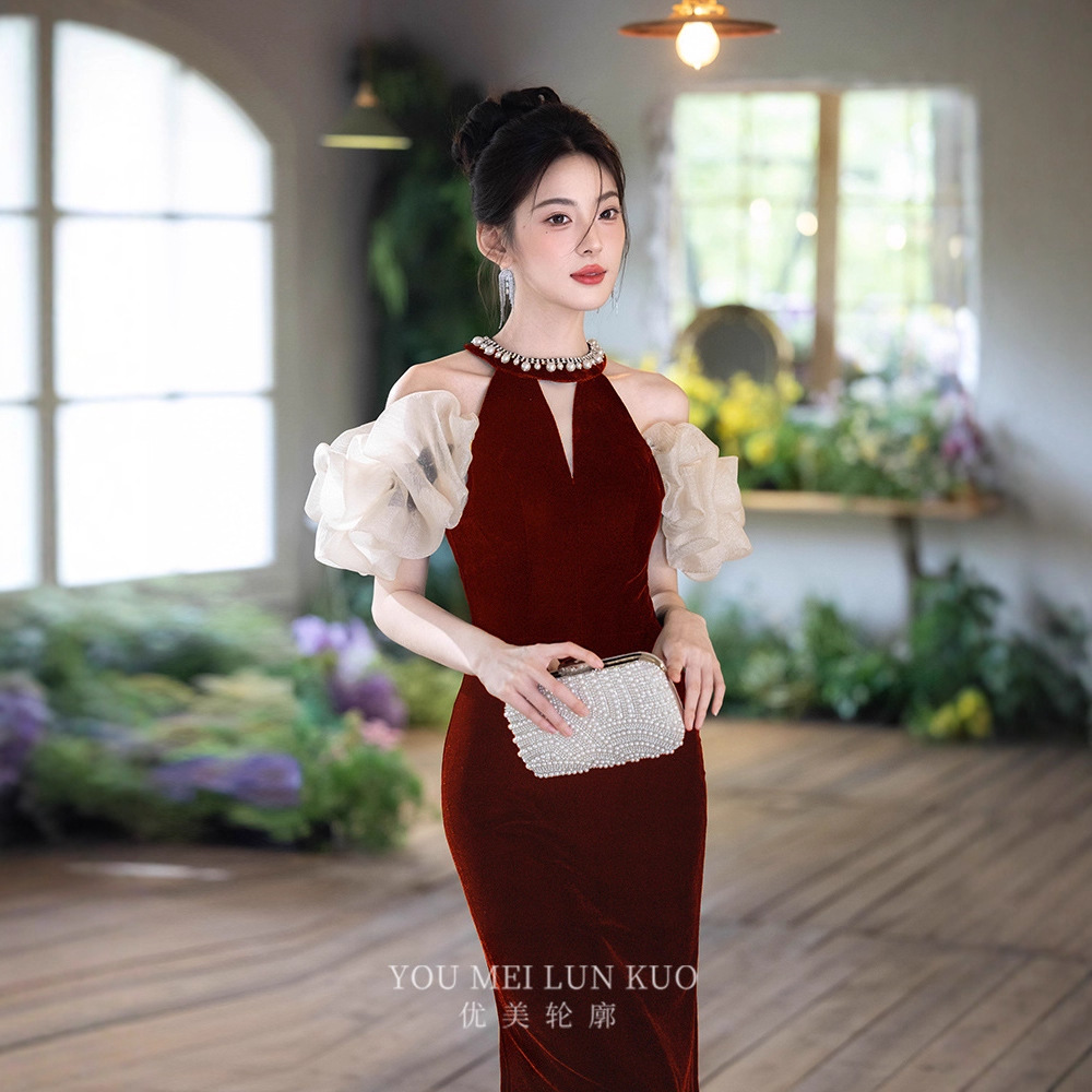 2026 New Luxury Niche Red Engagement Banquet Evening Dress for Brides, Mermaid Gown for Weddings in Summer