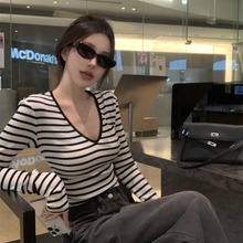 实拍2025夏季经典黑白纹条纹长袖T恤女V领修身显瘦打底衫女