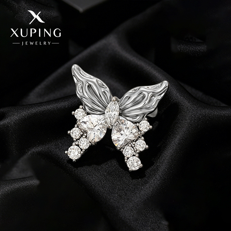 Xuping gemas artificiales incrustadas una sola mariposa oreja clips de hueso de moda ligera lujo dulce viento fresco fábrica de orejas para mujeres al por mayor