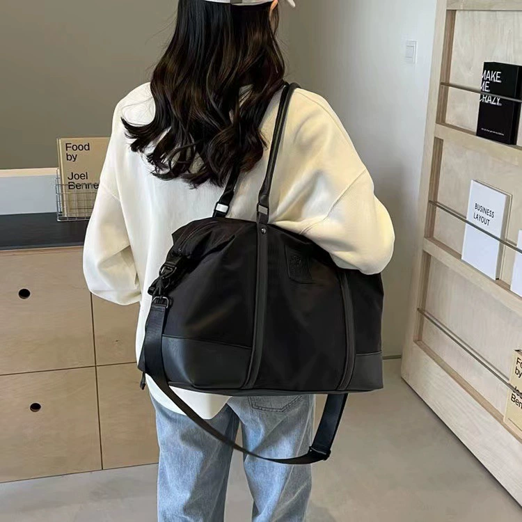 Capacious travel bag, oxford cloth