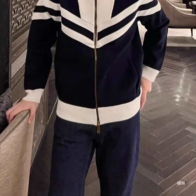 American High Street Fashion Brand Cardigan for Young Men, Autumn Fashion Arrow Pattern Color-Blocking Sweater, Stylish New Cotton Base Layer American High Street Fashion Brand Cardigan for Young Men, Autumn Fashion Arrow Pattern Color-Blocking Sweater, Stylish New Cotton Base Layer