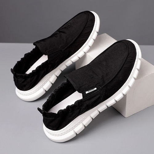 Canvas shoes new style one-piece men's lazy shoes, ice silk mesh male single shoes comfortable breathable socks shoes wholesale