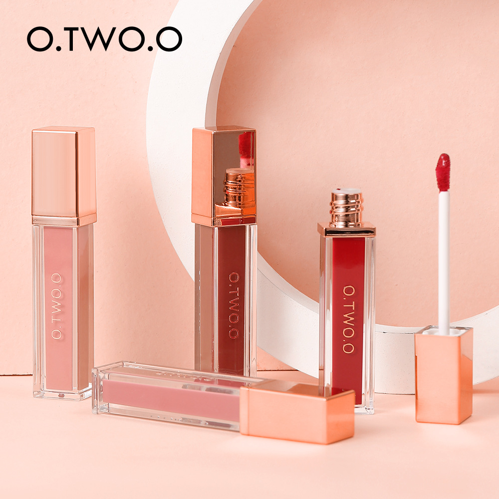 O.TWO.O Matte lip gloss