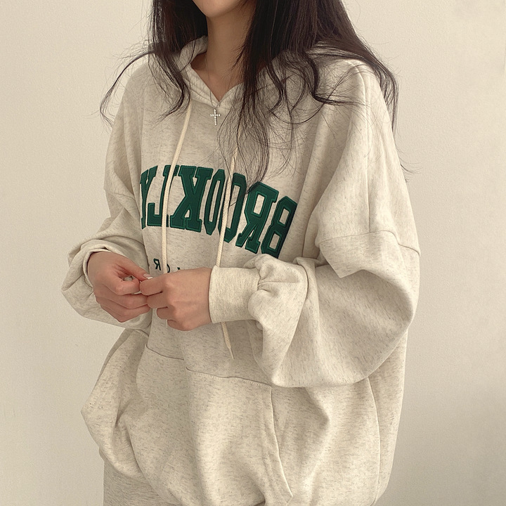 卸売りの帽子付きの女性の韓国版の街頭の気質とベルベットのカジュアルな組み合わせのアメリカ式の薄い潮の刺繍のアルファベットの春秋冬|undefined