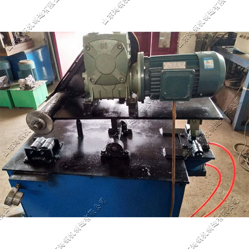 圆锯片气动管材滚切机 金属圆锯片管材下料机 衬塑管滚刀切管机