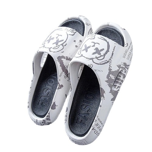 Slippers for men, summer, thick soles, shit-stepping slippers for couples, open toe graffiti, trendy indoor and outdoor home wholesale sandals for women