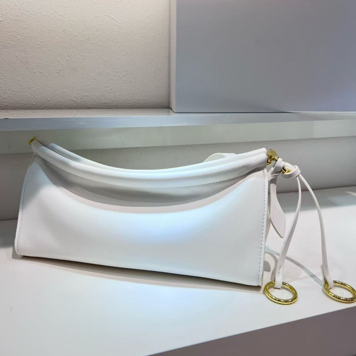 Niche Design Underarm Bag for Women 2026 New Model Shoulder Crossbody Bag Light Luxury High-End Trendy Baguette Bag