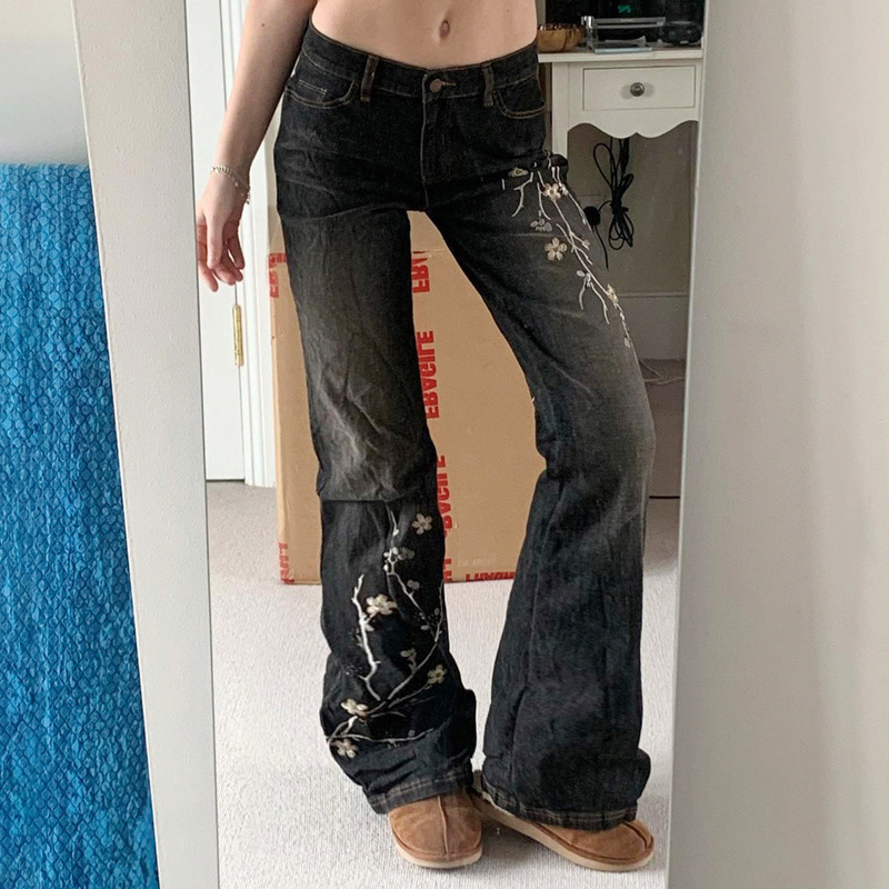 American-Style Street Fashion Plant and Floral Embroidery Slim-Fit Flared Jeans, Trendy Retro Low-Waist Casual Pants American-Style Street Fashion Plant and Floral Embroidery Slim-Fit Flared Jeans, Trendy Retro Low-Waist Casual Pants