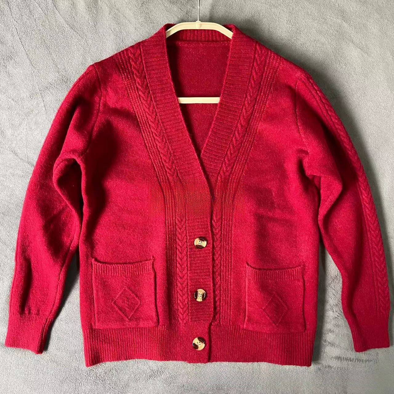Women's V-neck Cardigan Solid Colour Long-sleeved Sweater Coat_voghion.com