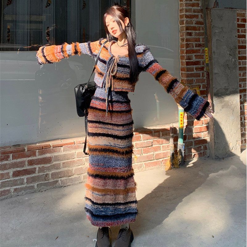 甘くてレトロな色のストライプのニットのスーツの女性の春秋のセーターのカーディガンの修身のガーターのワンピースの2つのセットの潮|undefined