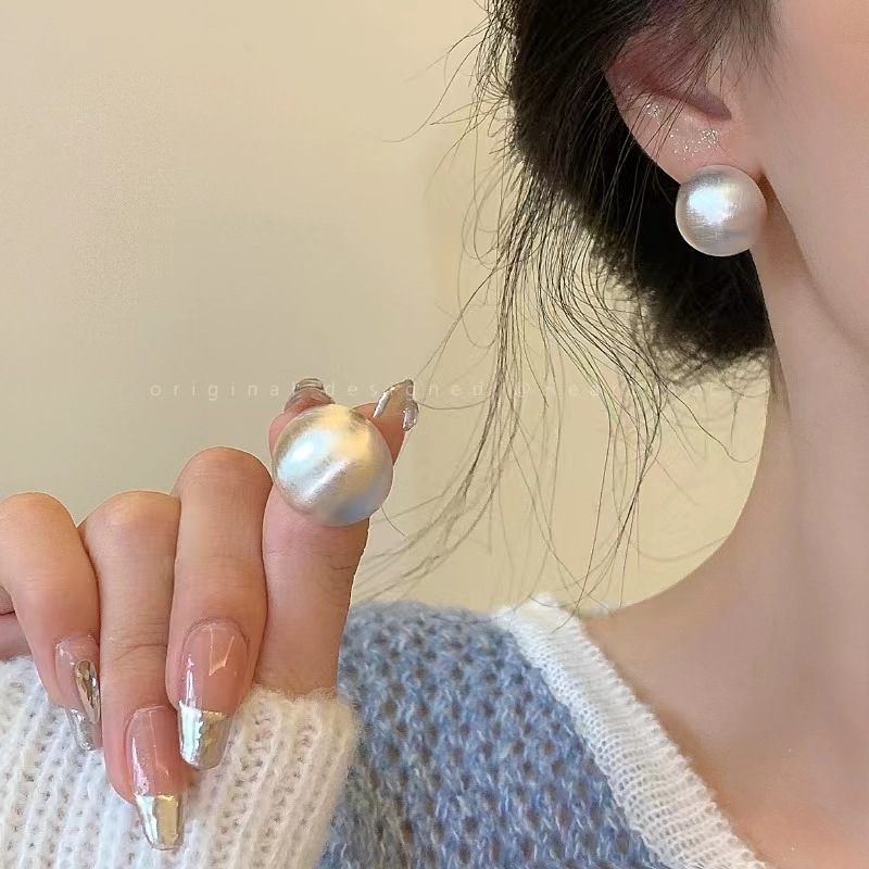 EH-052 Silver