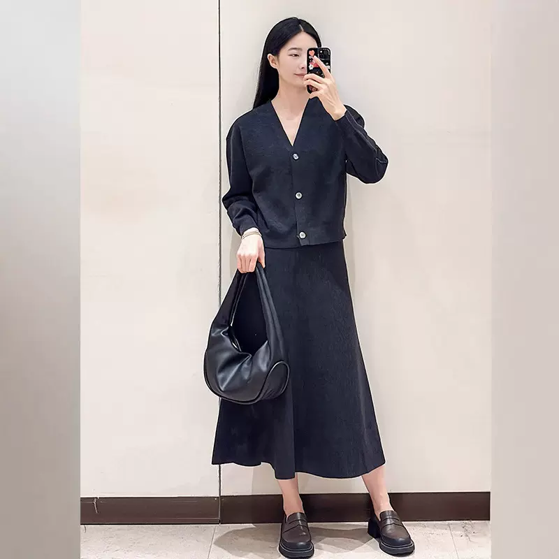 女装2025秋冬外套V领易打理羊毛针织开衫休闲两件套针织套裙