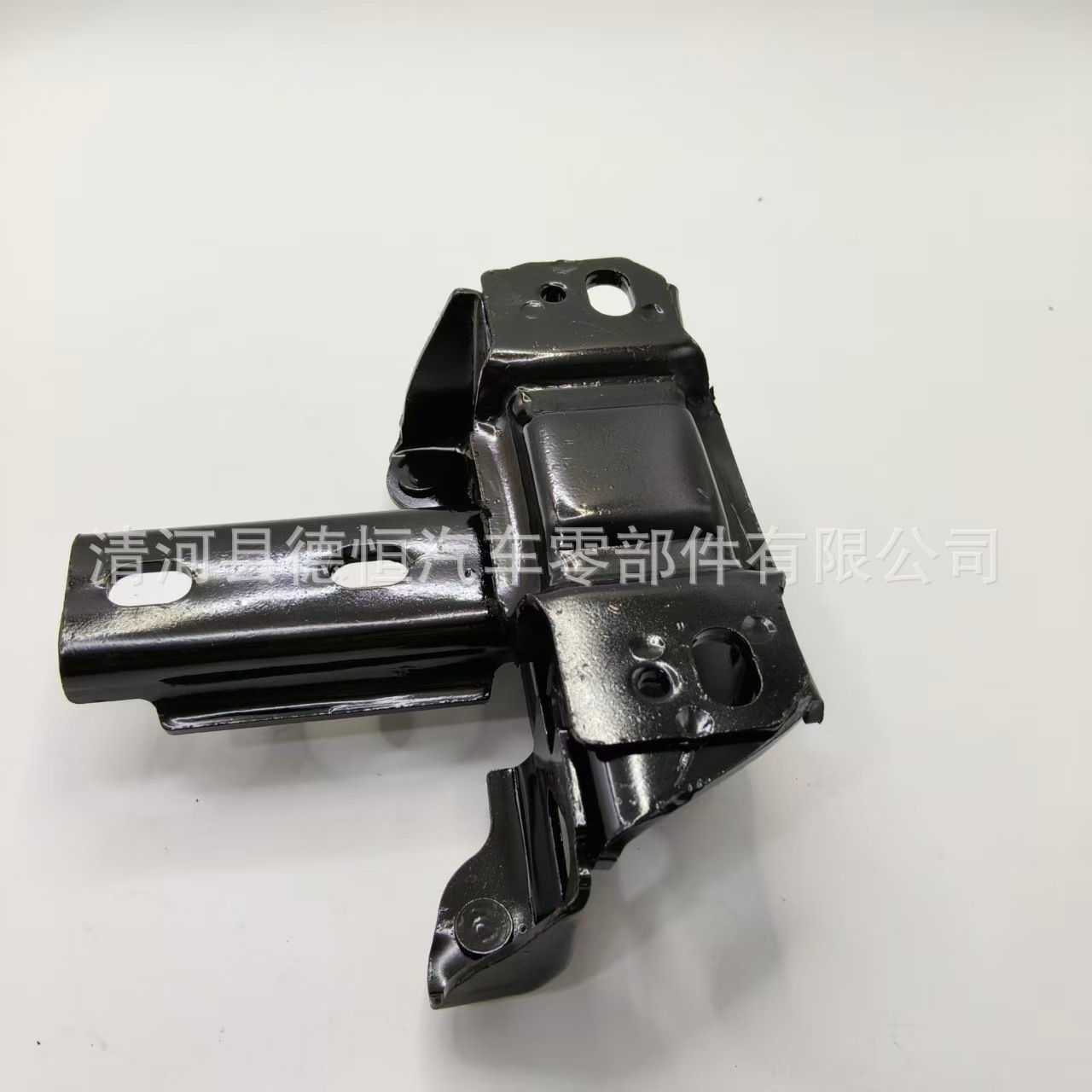 Dg81-39-070 Automotive Engine Bracket Source Factory Quality Assurance