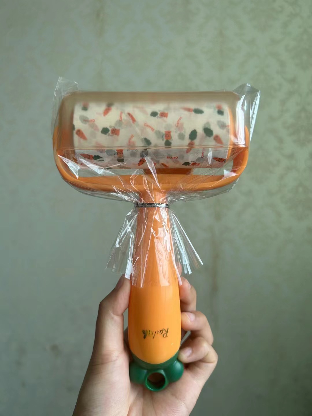 Nuevo producto Dispositivo de depilación pegajosa de zanahoria, eliminación de polvo, reemplazo de lana pegajosa, rodillo de rollo de papel, cepillo de depilación pegajosa push-pull