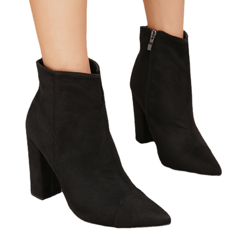 Spitz zulaufende Stiefelette mit seitlichen Reißverschlüssen_voghion.com